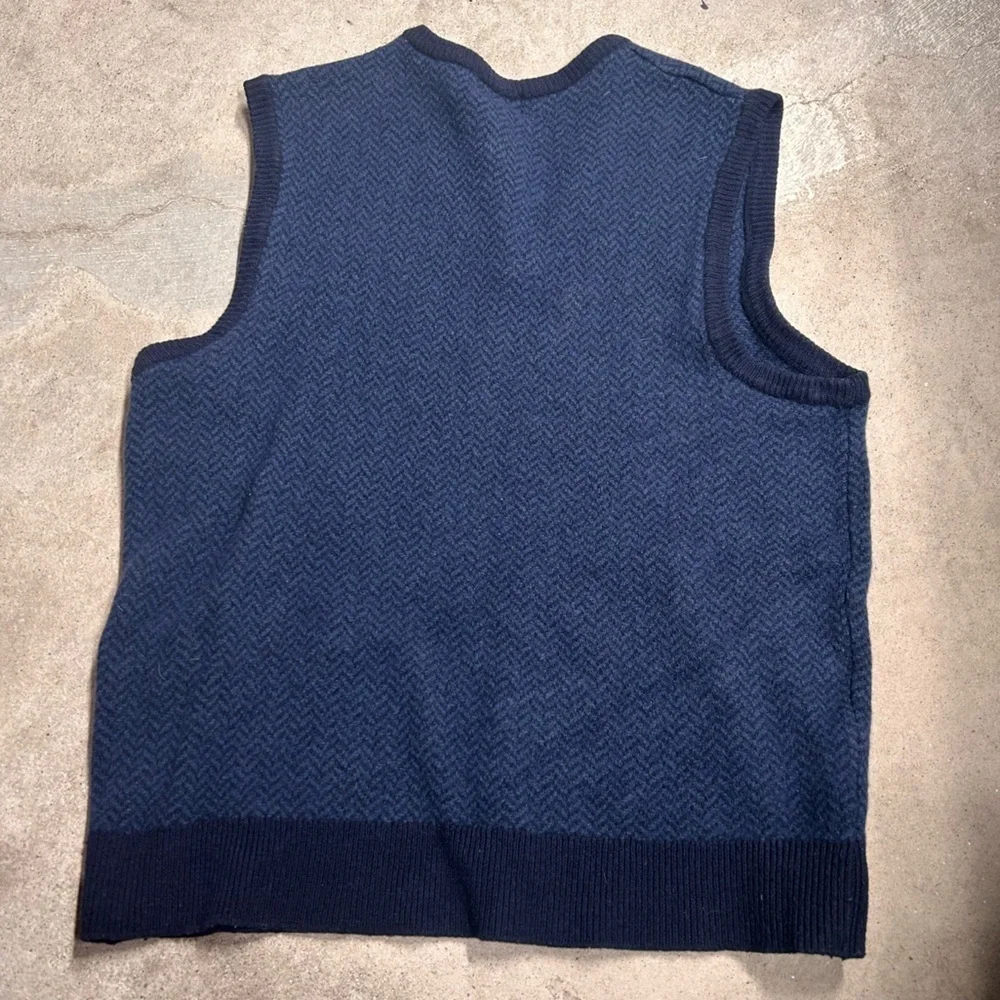 LL Bean V-Neck Sweater Vest Men’s Medium 100% Lambs Wool Herringbone Navy Blue